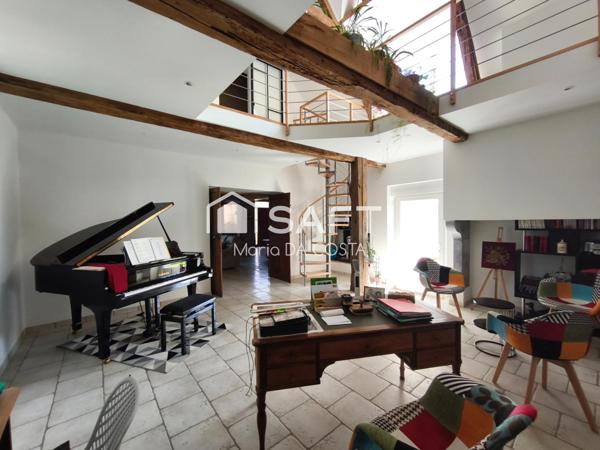 Propriété béarnaise d’exception avec granges historiques, dépendances et vue sur les Pyrénées !