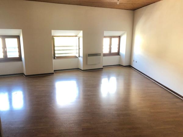 Appartement T2 dans le village, libre de suite