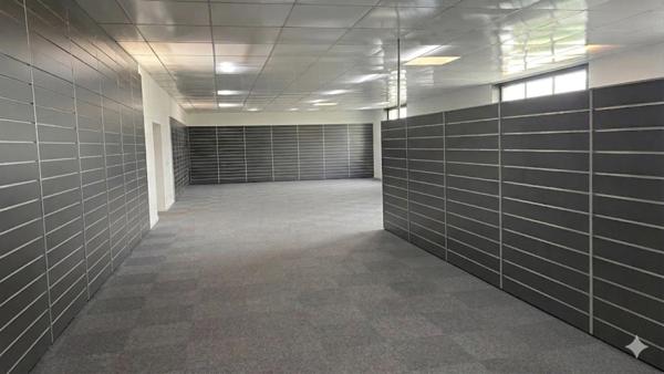 QUIMPER (29) Local/bureau à vendre local d'activité de 670 m² sur une parcelle de terrain de 7 700 m²