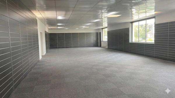 QUIMPER (29) Local/bureau à vendre local d'activité de 670 m² sur une parcelle de terrain de 7 700 m²