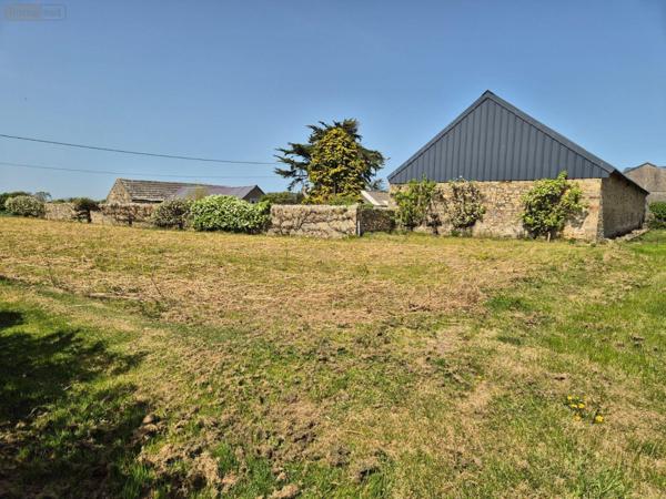 Corps de ferme à vendre à Saint-Pol-de-Léon dans le Finistère (29250), ref : 29104-MAIS1143