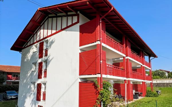 Appartement à vendre    3 pièces • 61,57 m2 Larressore