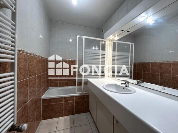 Location Appartement 3 pièces 62.7 m² - LE CROIX ROUSSE PLAZA Lyon 69004