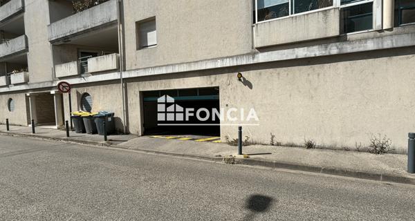Location Parking 10 m² - Valence 26000