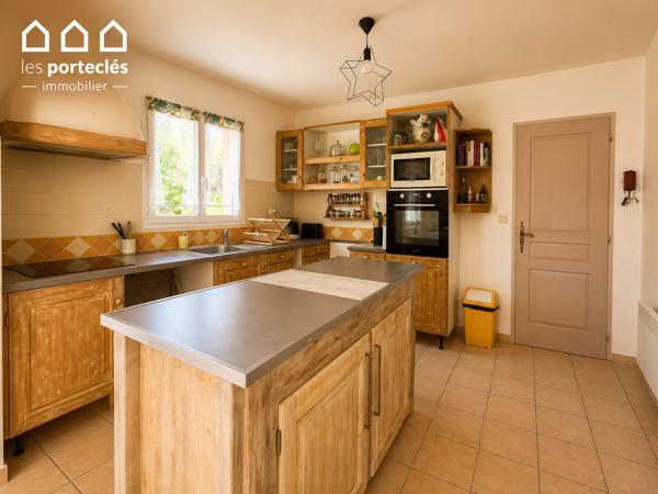 90m², 3 chambres, garage aménagé et 325 m² de jardin 220 000 €