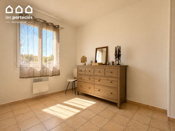 90m², 3 chambres, garage aménagé et 325 m² de jardin 220 000 €