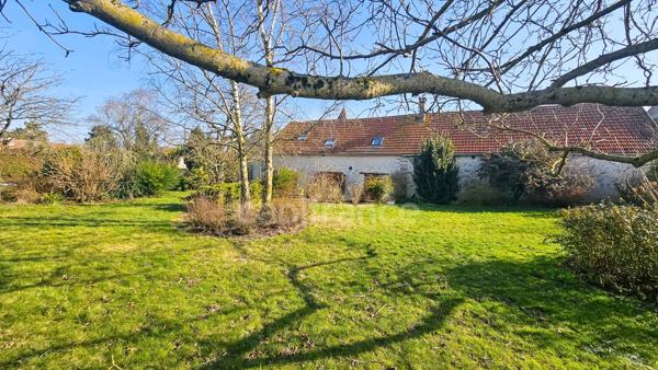 Propriete à vendre 15 pièces ETAMPES (91), 2 maisons d'habitations, 3 grandes dépendances sur terrain clos de 1308 m².