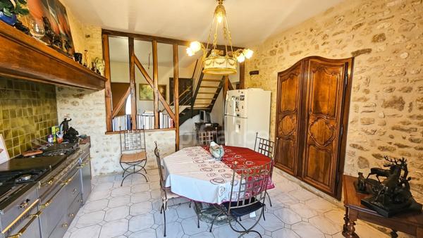 Propriete à vendre 15 pièces ETAMPES (91), 2 maisons d'habitations, 3 grandes dépendances sur terrain clos de 1308 m².