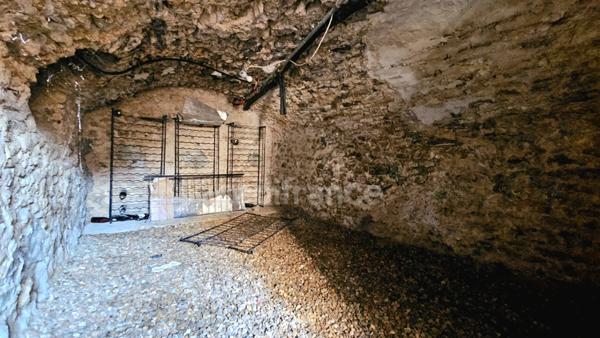 Propriete à vendre 15 pièces ETAMPES (91), 2 maisons d'habitations, 3 grandes dépendances sur terrain clos de 1308 m².