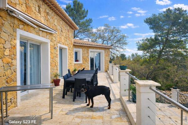 Bastide en pierre: Le Cannet Des Maures 7 pièce(s) 190 m2, terrain, piscine, Pool House,F2 indépendant