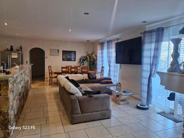 Bastide en pierre: Le Cannet Des Maures 7 pièce(s) 190 m2, terrain, piscine, Pool House,F2 indépendant