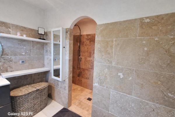 Bastide en pierre: Le Cannet Des Maures 7 pièce(s) 190 m2, terrain, piscine, Pool House,F2 indépendant