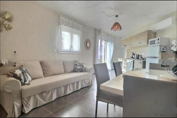 Bastide en pierre: Le Cannet Des Maures 7 pièce(s) 190 m2, terrain, piscine, Pool House,F2 indépendant