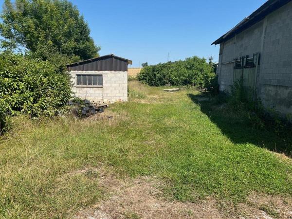 Terrain à Batir à vendre à Villieu-Loyes-Mollon dans l'Ain (01800), ref : 01067-887