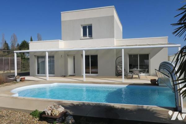 Maison T6 - Piscine - 2 Terrasses - Dépendance - Jardin. 848 m² cadastré.