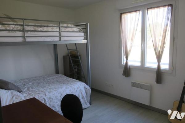 Maison T6 - Piscine - 2 Terrasses - Dépendance - Jardin. 848 m² cadastré.