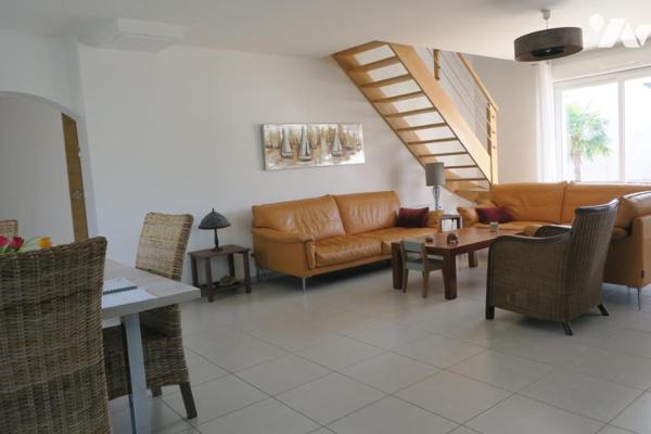 Maison T6 - Piscine - 2 Terrasses - Dépendance - Jardin. 848 m² cadastré.