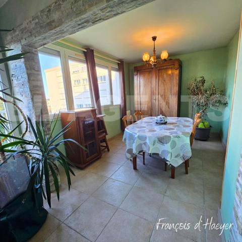 Appartement T3 72m² au 1er étage.