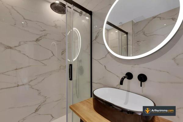 Location                                                      Appartement
                        
                     2 pièces                      44 m2                     à Nice