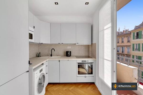 Location                                                      Appartement
                        
                     2 pièces                      44 m2                     à Nice