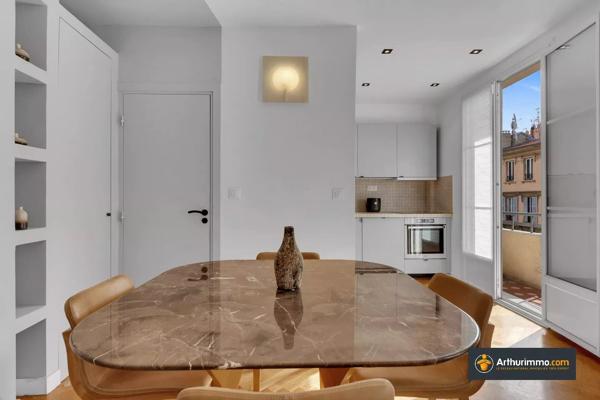 Location                                                      Appartement
                        
                     2 pièces                      44 m2                     à Nice