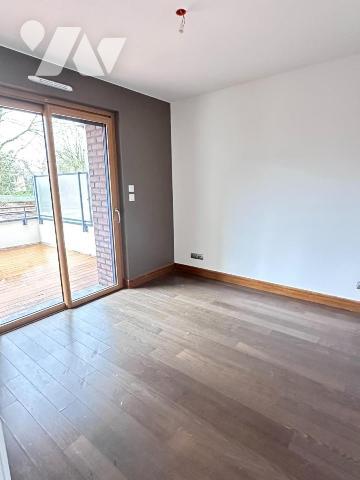 CROIX - T3 avec terrasse et garage