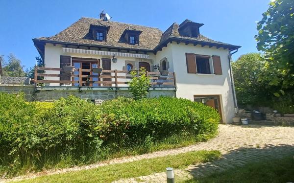 Maison
         5 pièces
        - 115 m² 180 000 € *