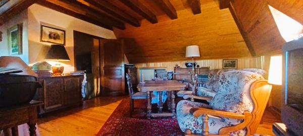 Maison
         5 pièces
        - 115 m² 180 000 € *