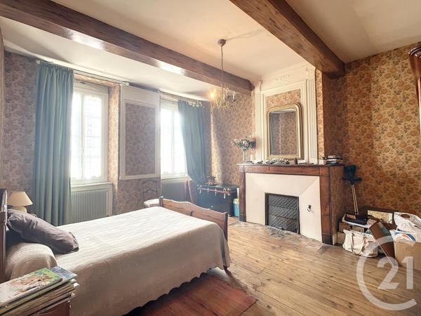 immeuble à vendre  1230 m2 ST GIRONS - 09