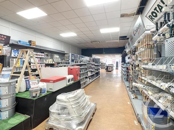 immeuble à vendre  1230 m2 ST GIRONS - 09