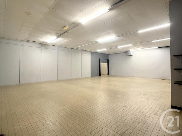 immeuble à vendre  1230 m2 ST GIRONS - 09