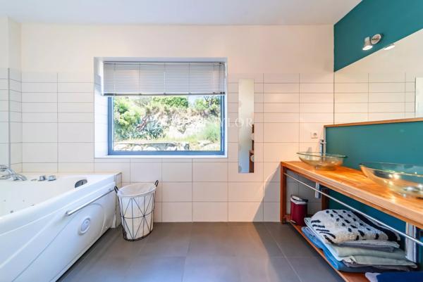 A VENDRE Exceptionnelle propriété contemporaine avec vue dominante et prestations haut de gamme à Pernes-les-Fontaines Provence