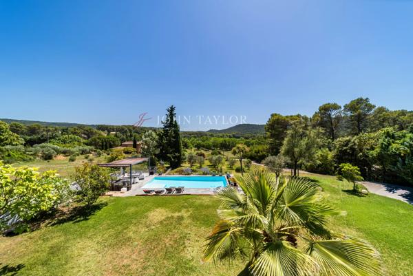 A VENDRE Exceptionnelle propriété contemporaine avec vue dominante et prestations haut de gamme à Pernes-les-Fontaines Provence