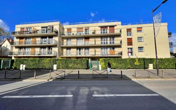 Appartement à vendre    5 pièces • 92,90 m2 Le Bourget