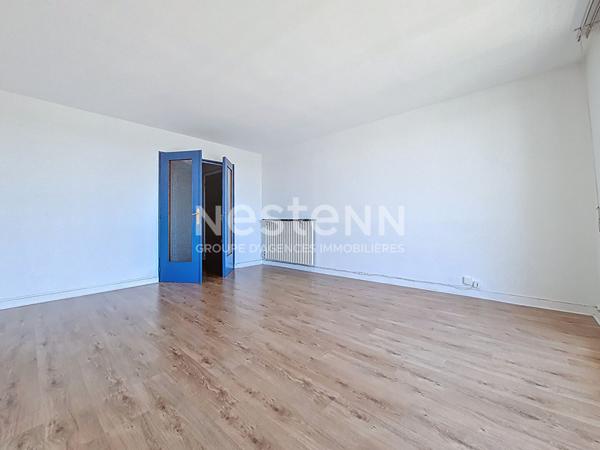 ORLEANS - T3 - RESIDENCE SECURISEE DE STANDING - RAVALEMENT VOTE ET PAYE - ASCENSEUR - BALCON - PARKING