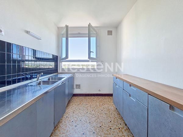 ORLEANS - T3 - RESIDENCE SECURISEE DE STANDING - RAVALEMENT VOTE ET PAYE - ASCENSEUR - BALCON - PARKING