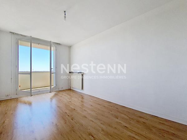 ORLEANS - T3 - RESIDENCE SECURISEE DE STANDING - RAVALEMENT VOTE ET PAYE - ASCENSEUR - BALCON - PARKING