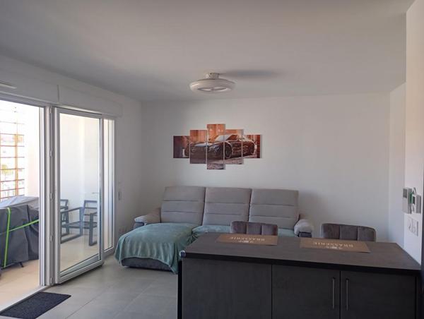 Aubagne - Appartement T3 récent de 58 m² avec terrasse, ascenseur et box fermé