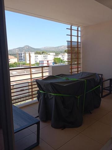 Aubagne - Appartement T3 récent de 58 m² avec terrasse, ascenseur et box fermé
