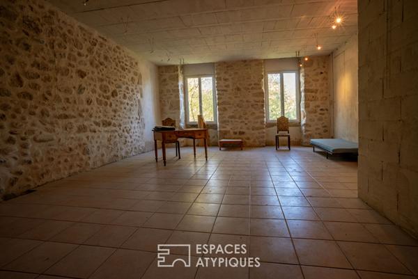 Loft d’artiste lumineux avec terrasse et vue