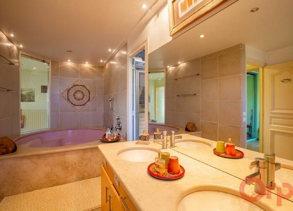 Maison à vendre    6 pièces •  Privas