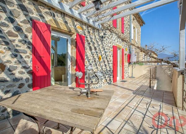 Maison à vendre    6 pièces •  Privas