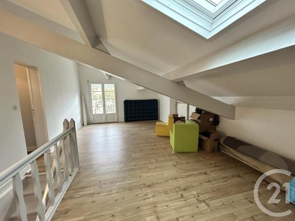 Maison à vendre  5 pièces - 124,70 m 2   COUTRAS  - 33