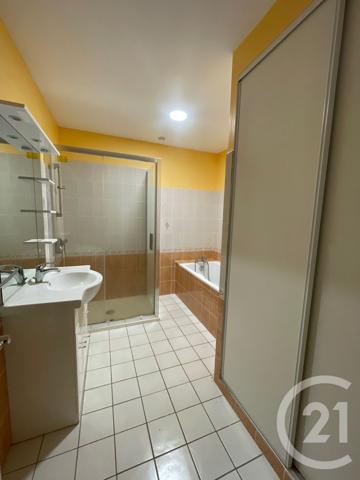 Maison à vendre  5 pièces - 124,70 m 2   COUTRAS  - 33