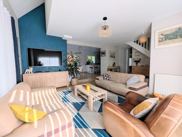 Maison familiale à Ploeren, 154 m², suite parentale plain-pied, jardin de 1 300 m²