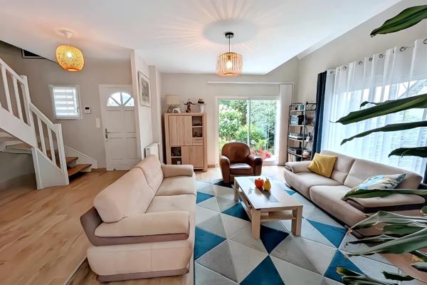 Maison familiale à Ploeren, 154 m², suite parentale plain-pied, jardin de 1 300 m²