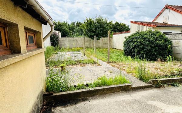 Maison à vendre    4 pièces •  Stains