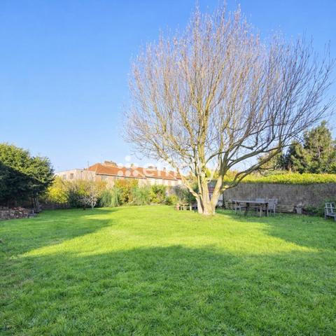 Maison 7 pièces - 90 m² Exclusivité efficity