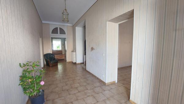 Maison de ville, 4 chambres+1 bureau  avec jardin et garage