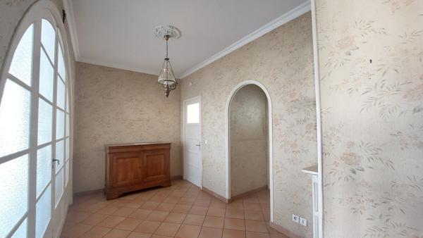 Maison de ville, 4 chambres+1 bureau  avec jardin et garage